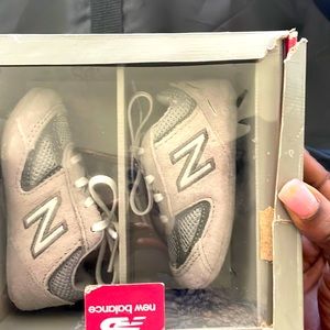 Grey new balance (infants) never worn! Size: 2 months